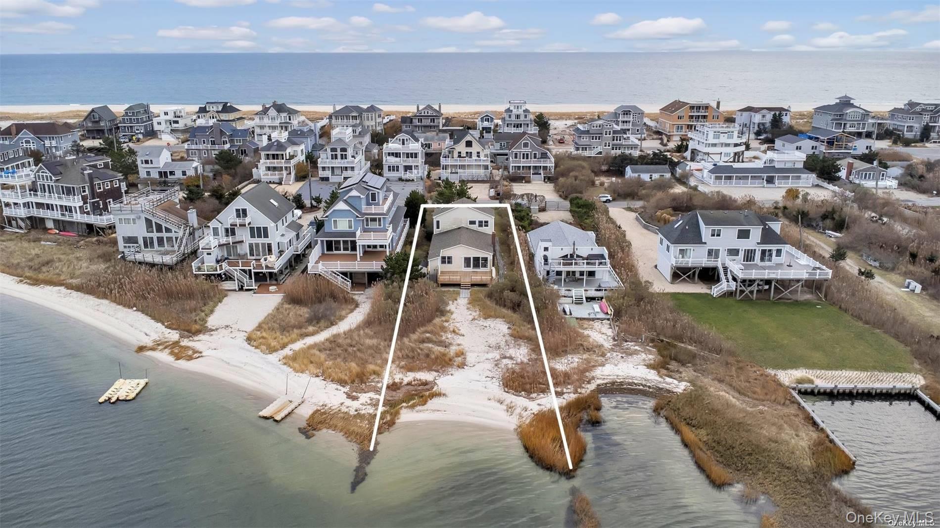 20 Dune Ln, Westhampton Beach, NY 11978, USA property photo