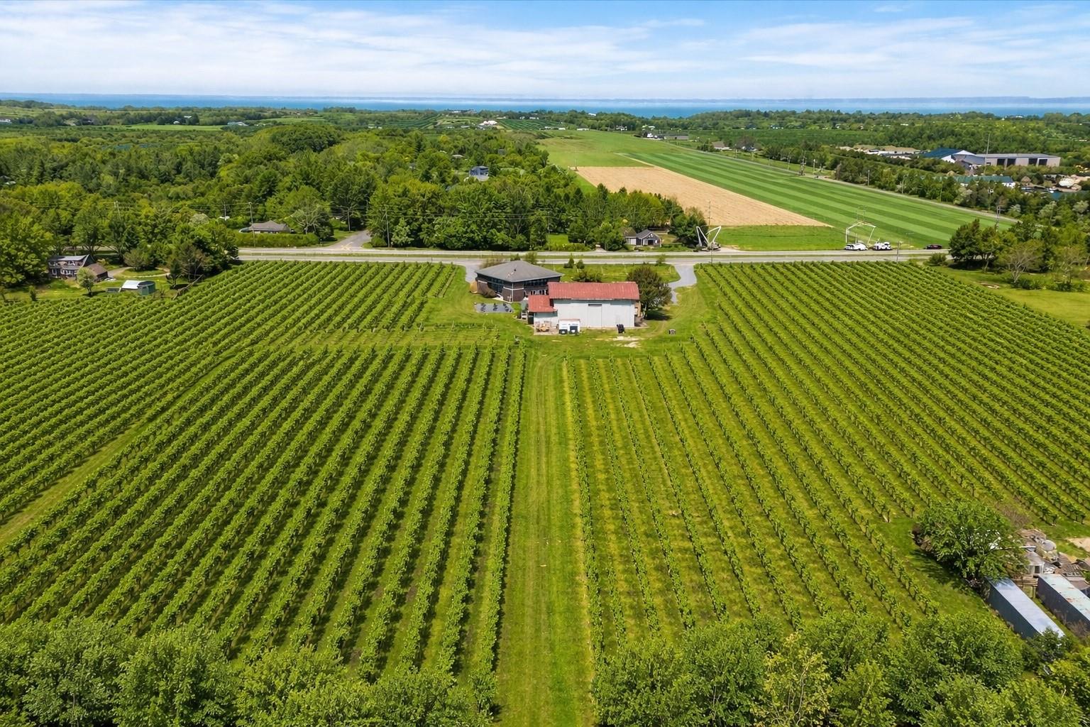 18910 Middle Rd, Cutchogue, NY 11935, USA property photo