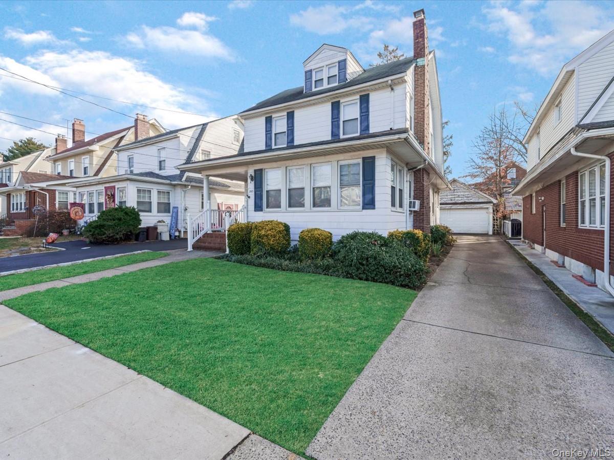 245 Plainfield Ave, Floral Park, NY 11001, USA property photo