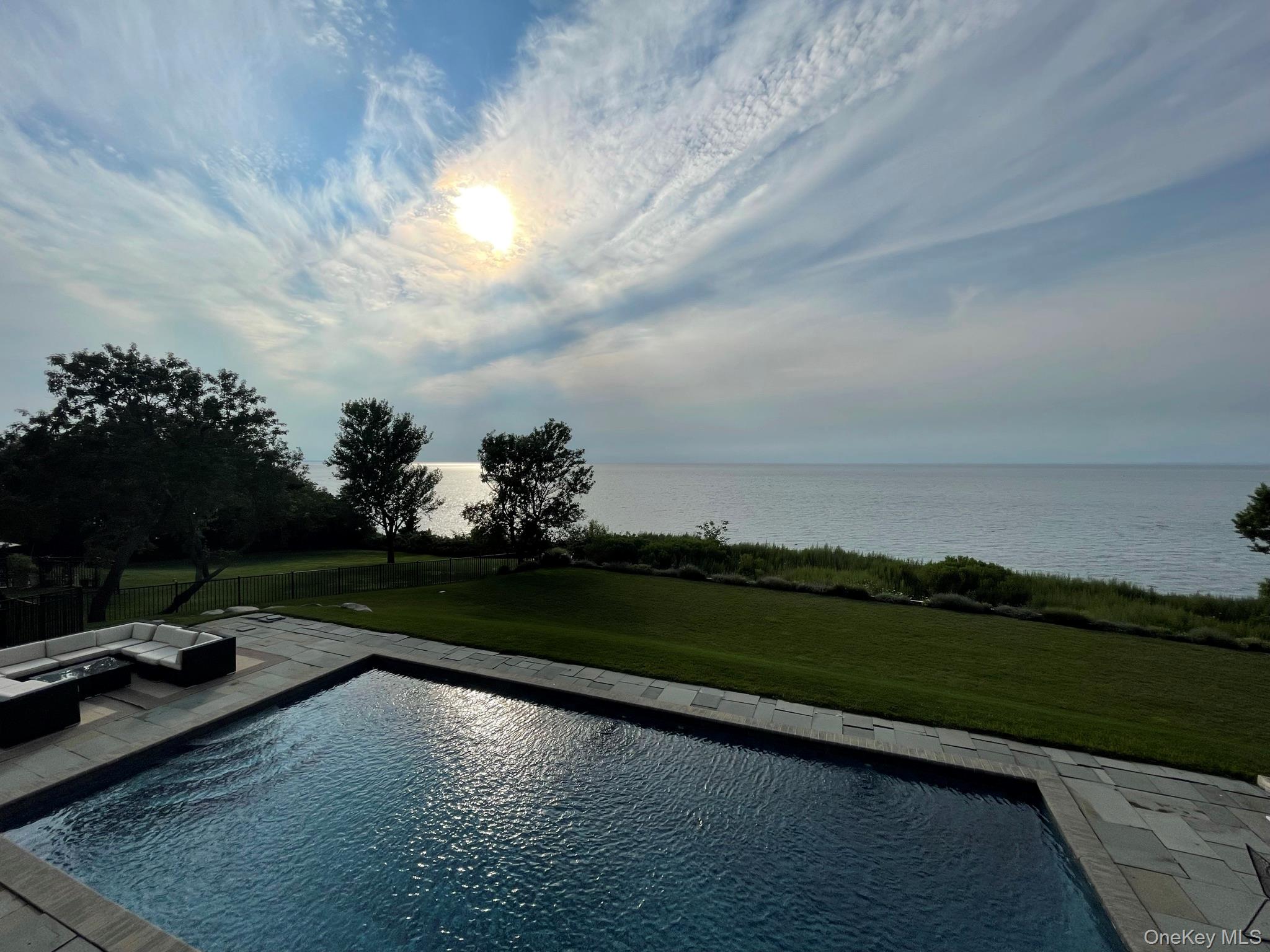 580 Lloyds Ln, Mattituck, NY 11952, USA property photo
