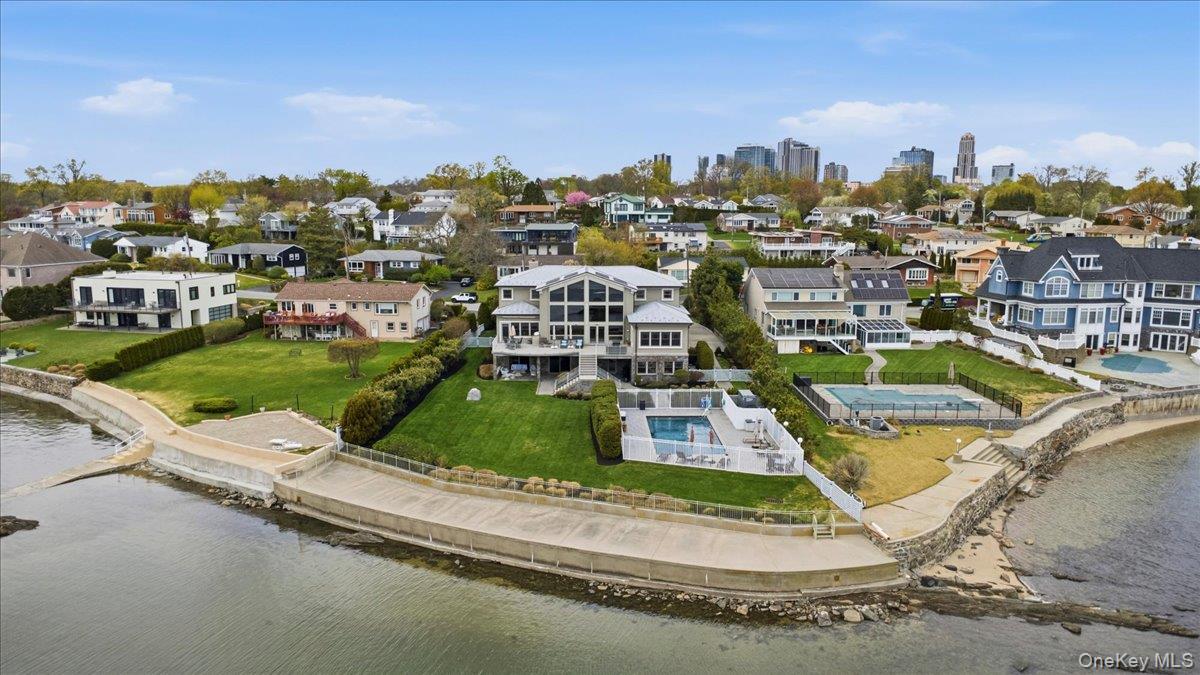 135 Kensington Oval, New Rochelle, NY 10805, USA property photo