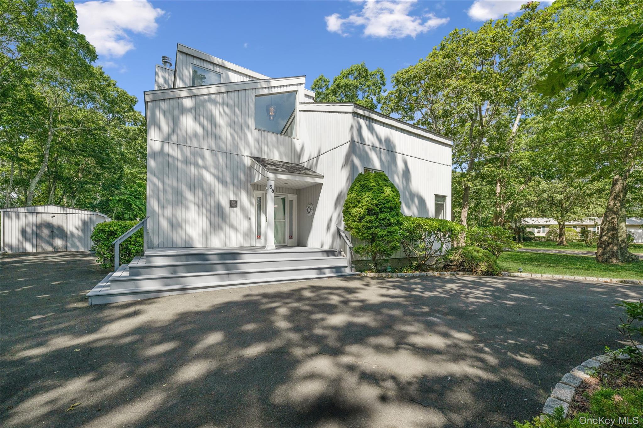 58 Homewood Dr, Hampton Bays, NY 11946, USA property photo