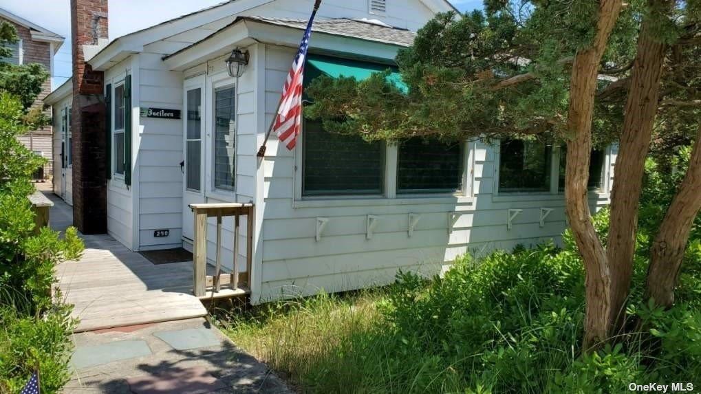 250 Cottage Walk, Ocean Beach, NY 11770, USA property photo