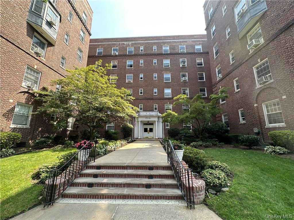 175-06 Devonshire Rd, Jamaica, NY 11432, USA property photo