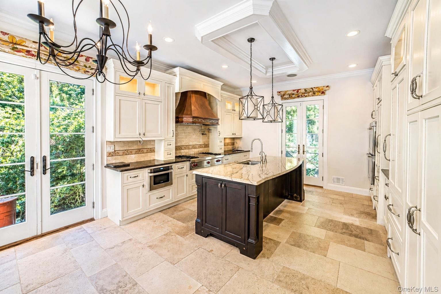 704 Short Beach Rd, St James, NY 11780, USA property photo
