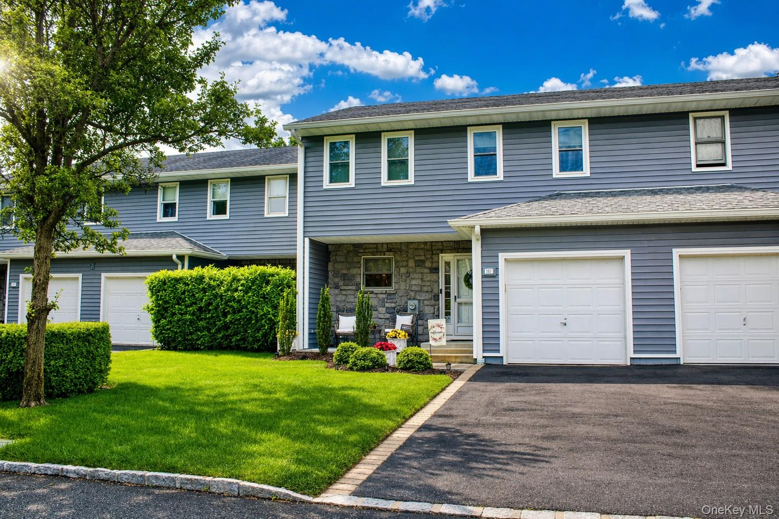 170 Alicia Dr, North Babylon, NY 11703, USA property photo