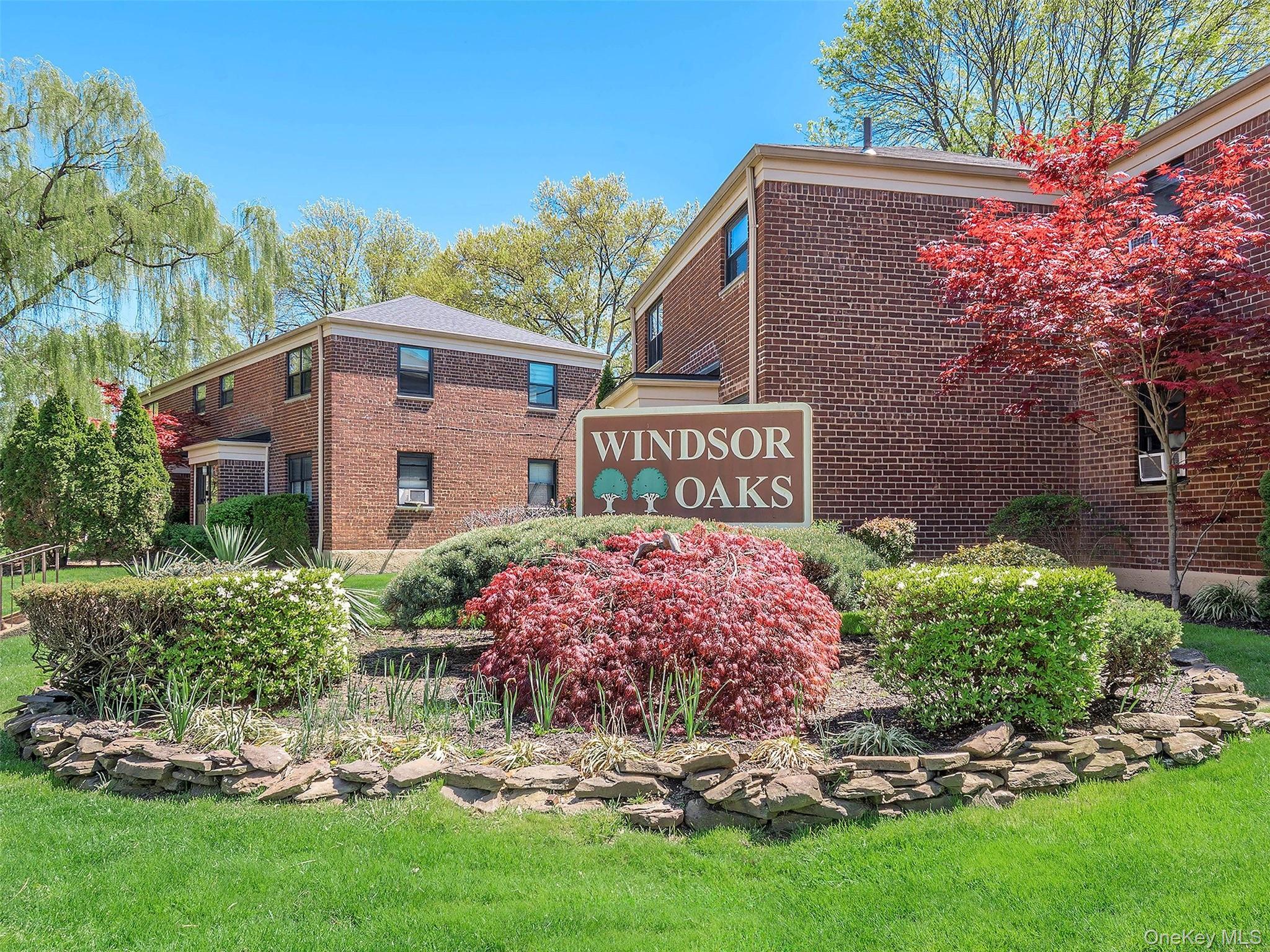 220-10 75th Ave, Oakland Gardens, NY 11364, USA property photo