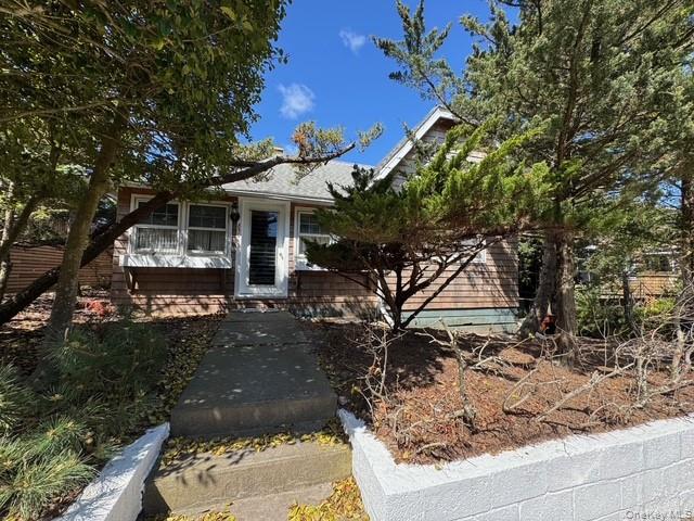 850 Evergreen Walk, Ocean Beach, NY 11770, USA property photo