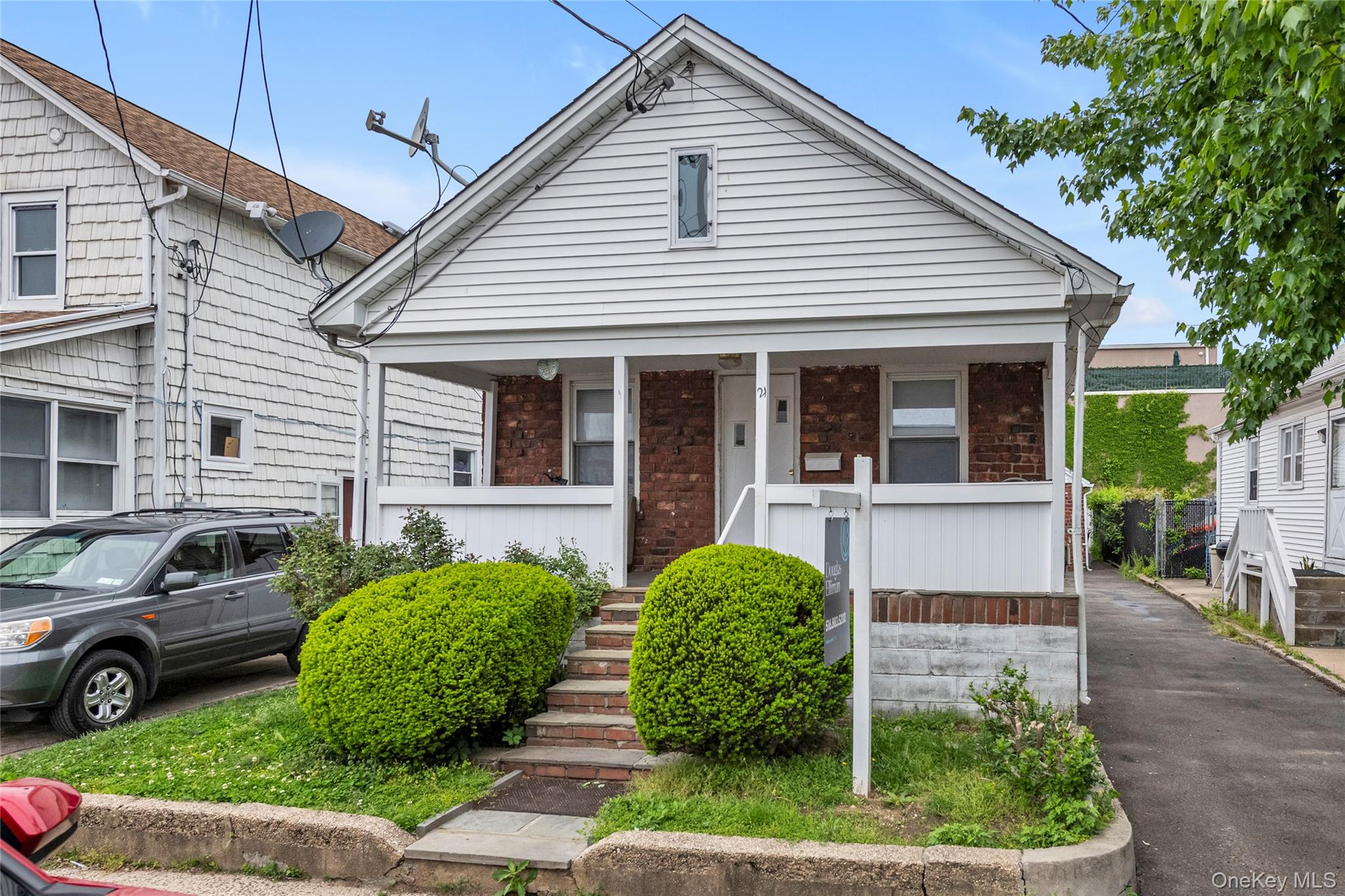 21 Beechwood Ave, Port Washington, NY 11050, USA property photo