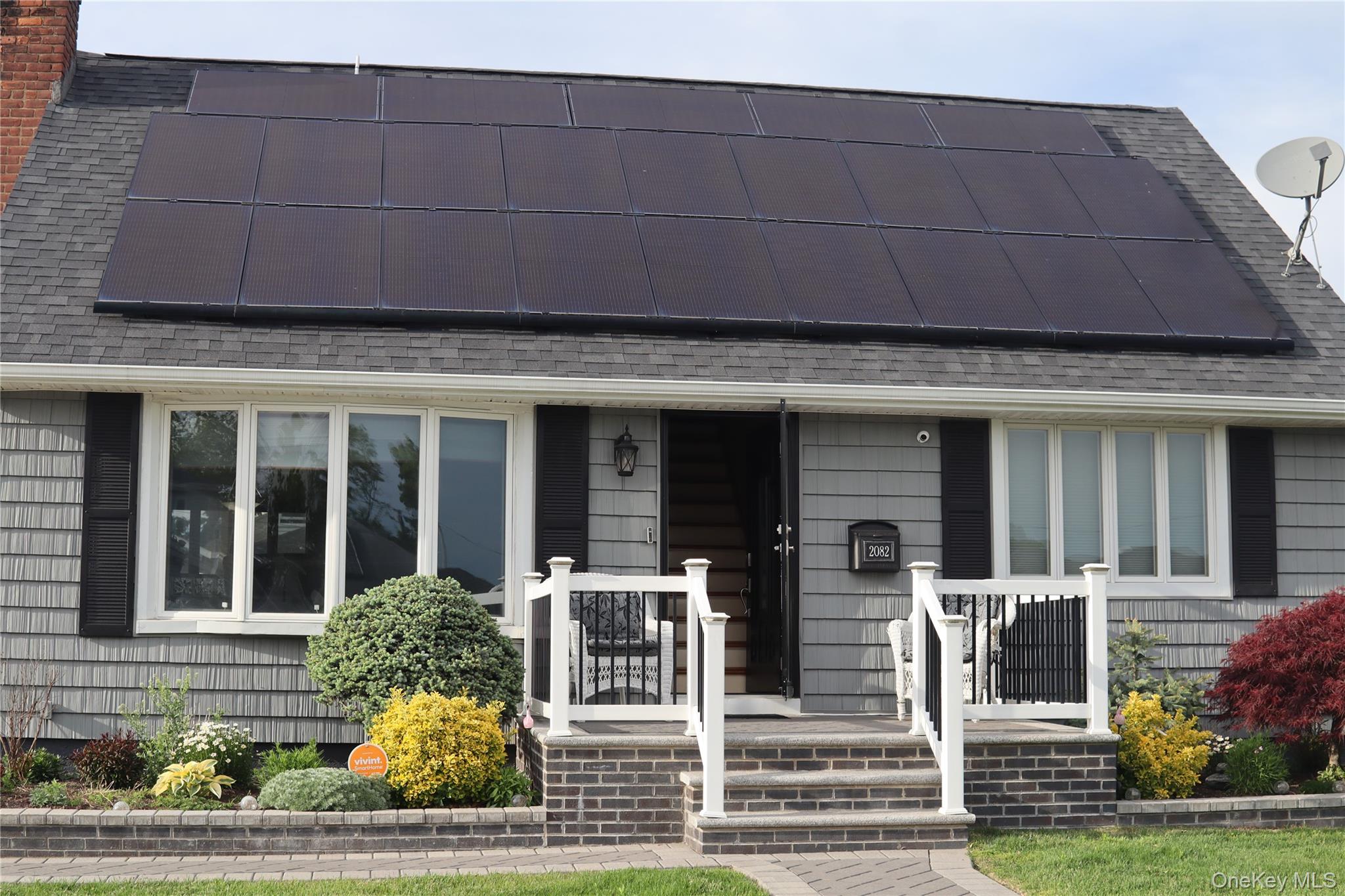 2082 Renfrew Ave, Elmont, NY 11003, USA property photo